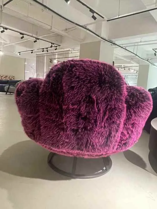 كرسي دوار على شكل مخلب دب ,Bear claw swivel chair