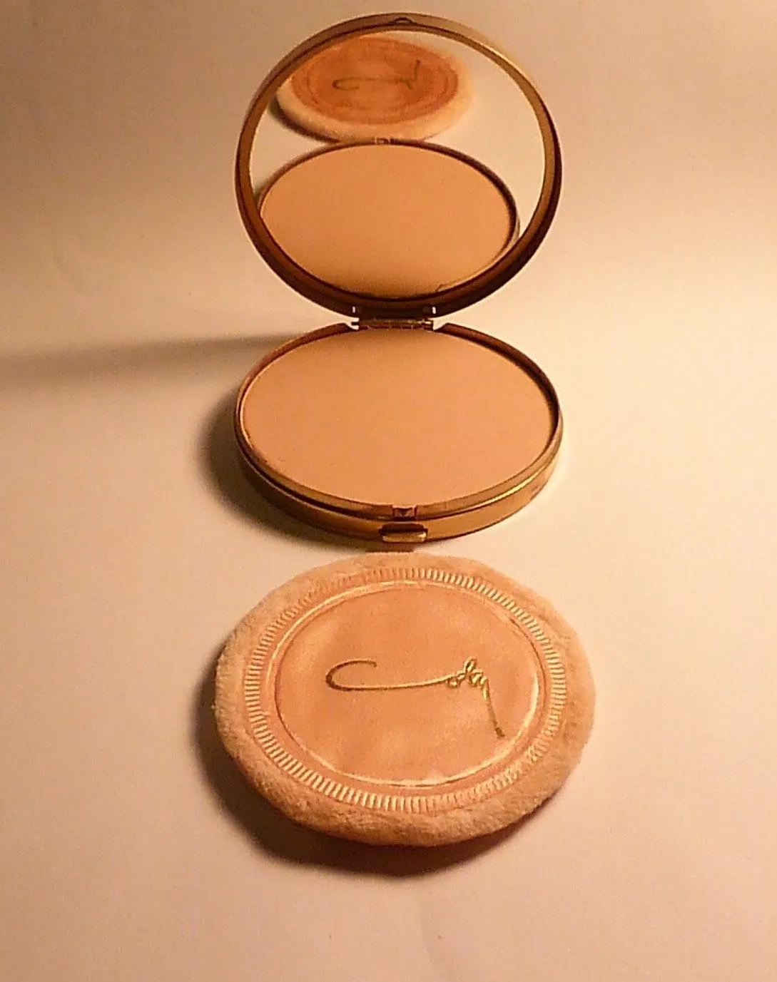 Coty vintage powder compact book piece compact