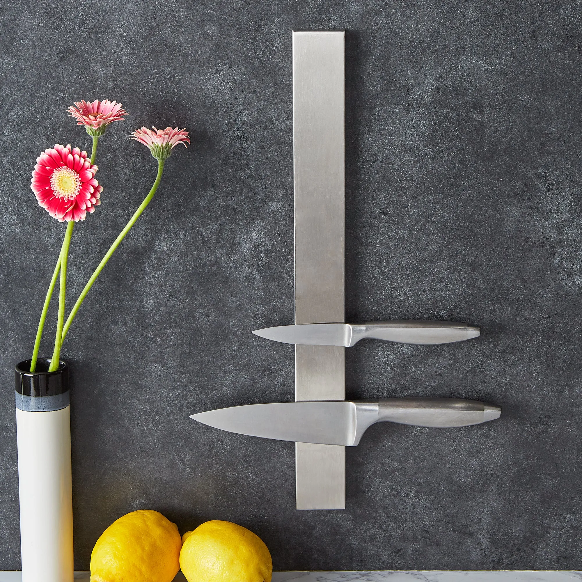 Deluxe Magnetic Knife Bar - 18In