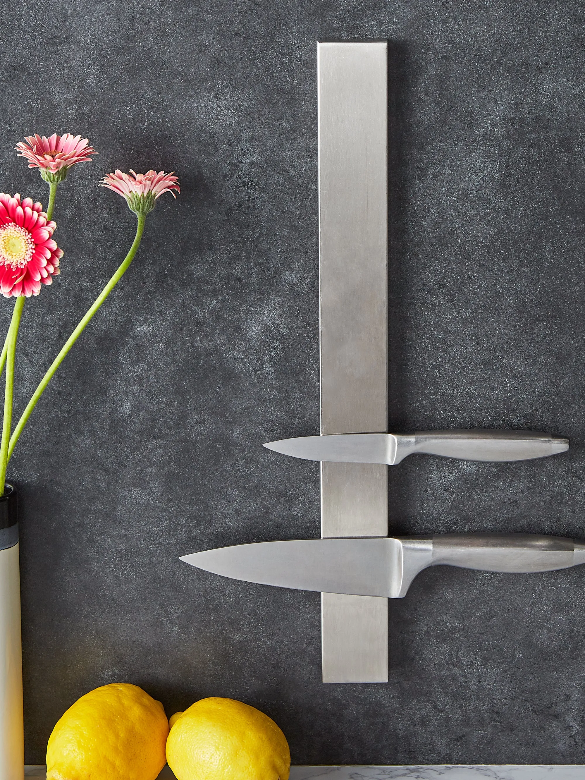 Deluxe Magnetic Knife Bar - 18In