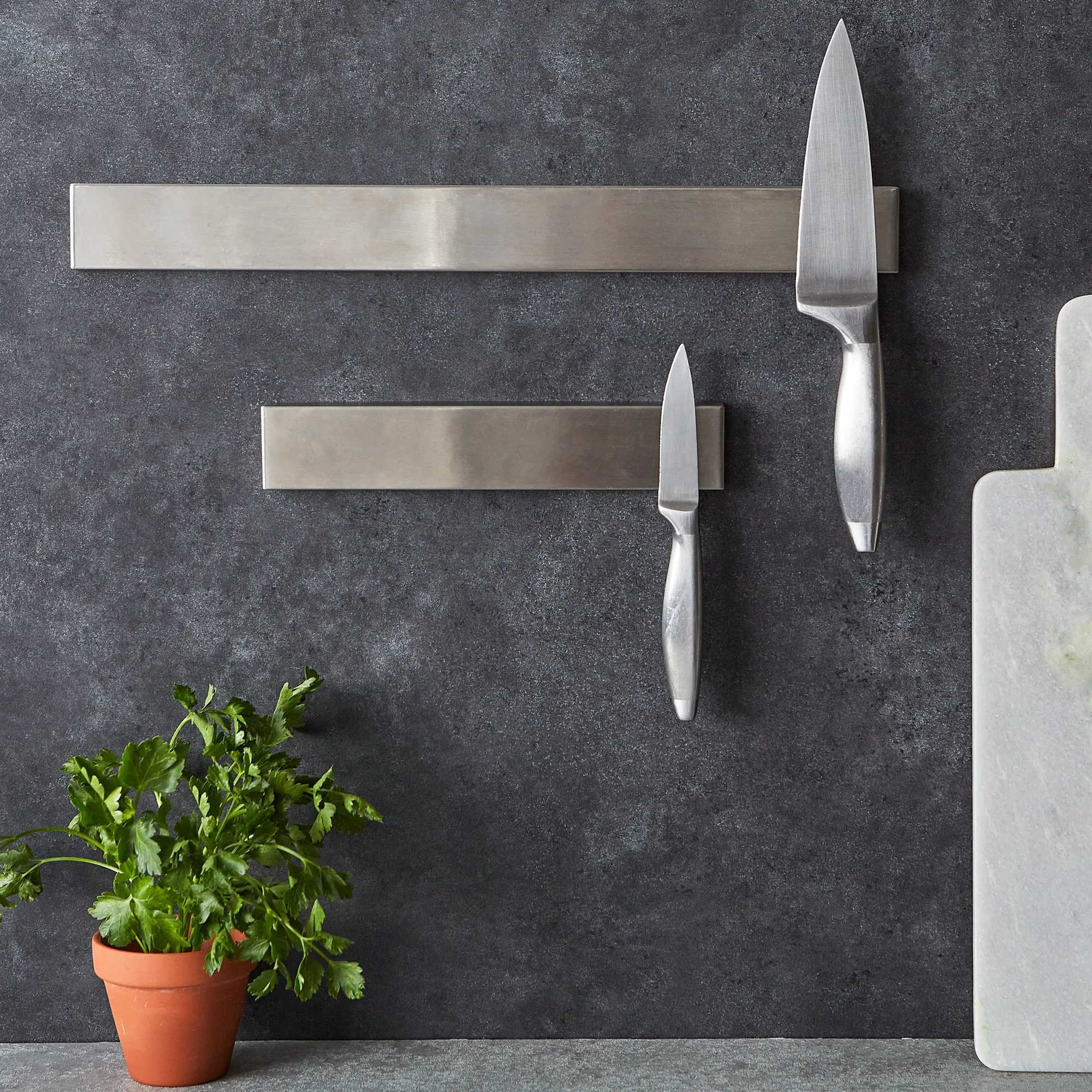 Deluxe Magnetic Knife Bar - 18In