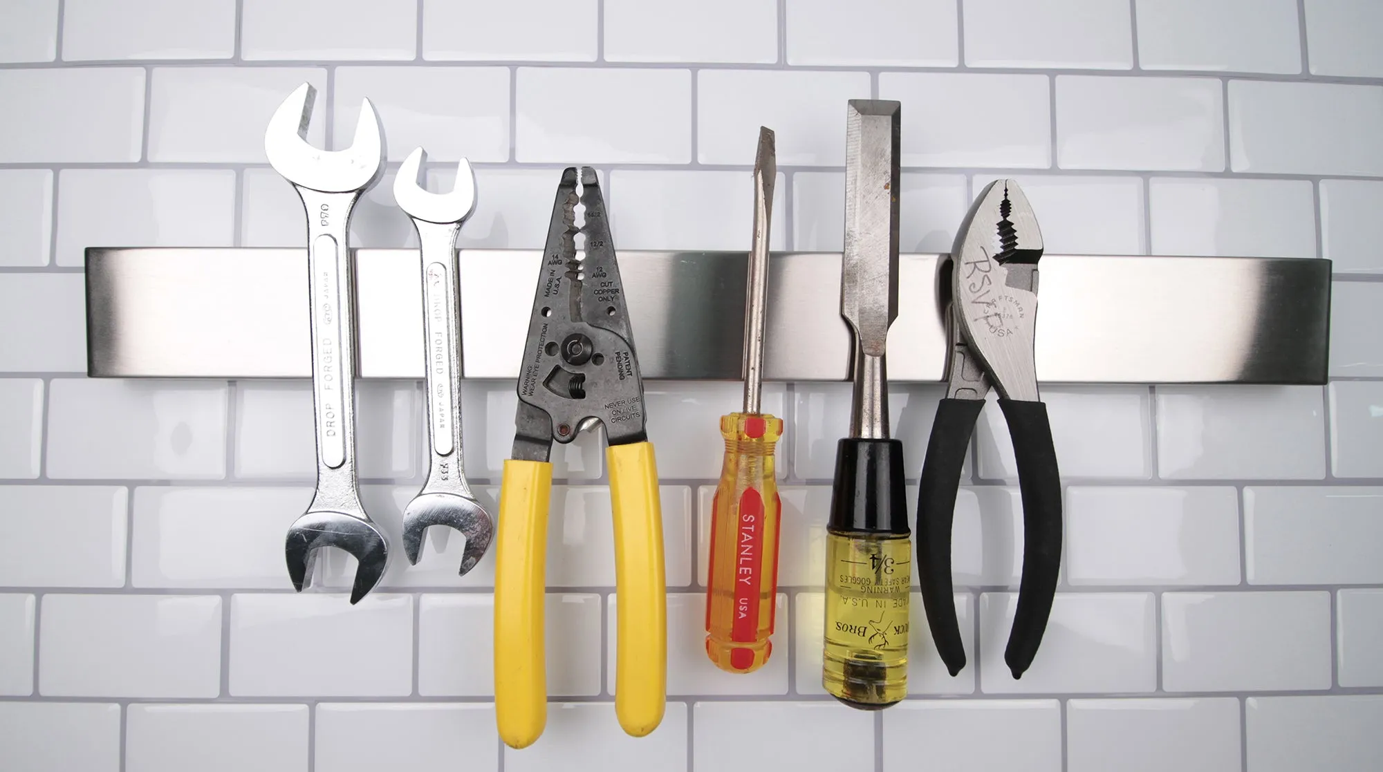 Deluxe Magnetic Knife Bar - 18In
