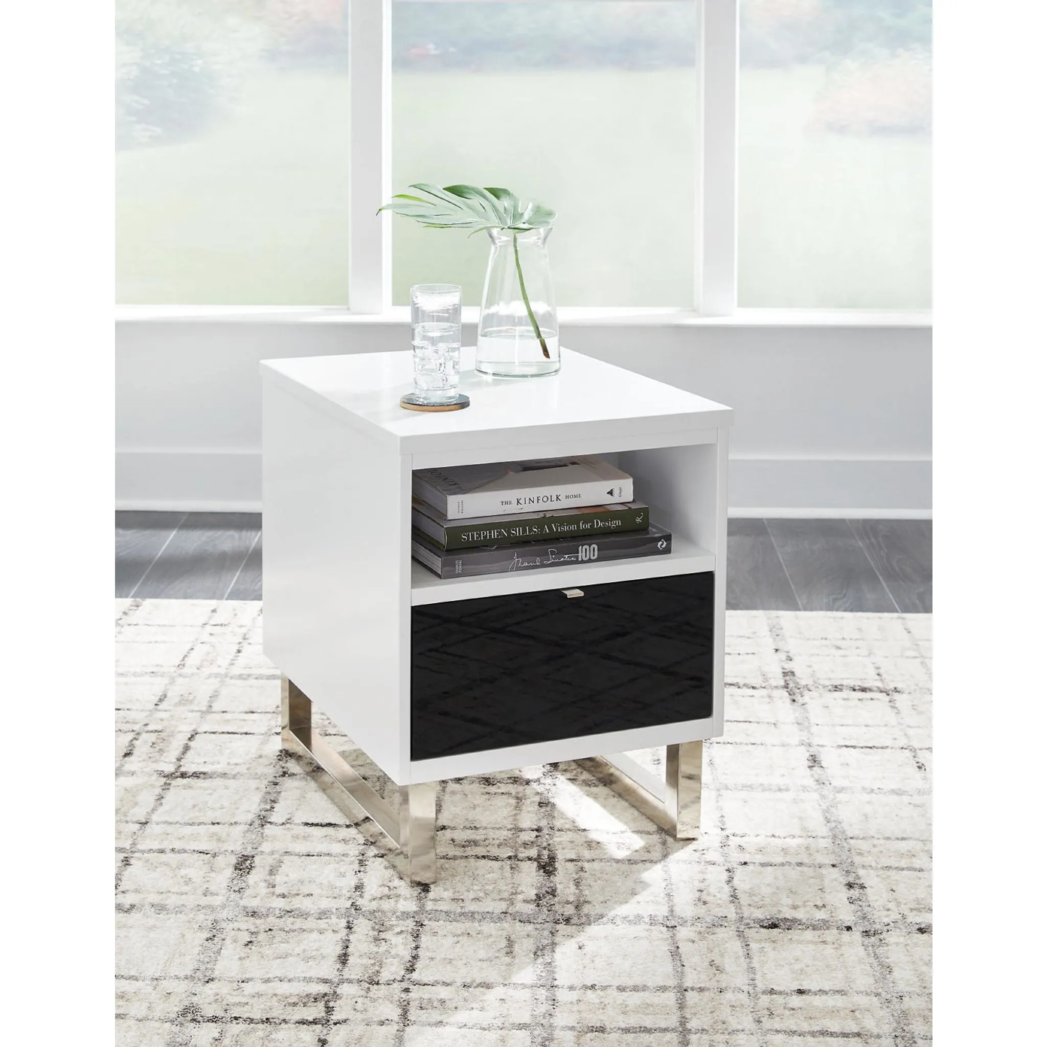 Gardoni Chairside End Table - White/Black
