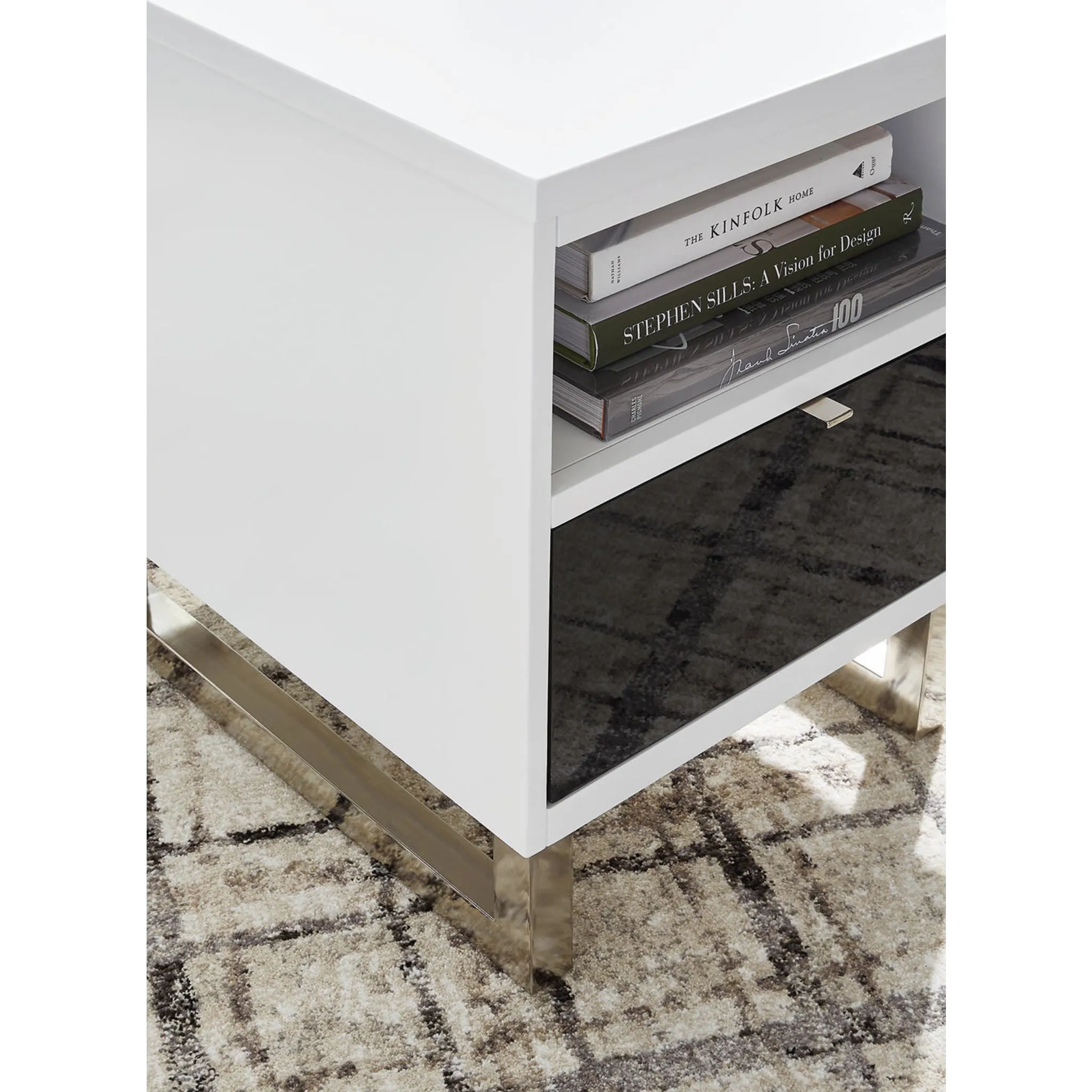 Gardoni Chairside End Table - White/Black