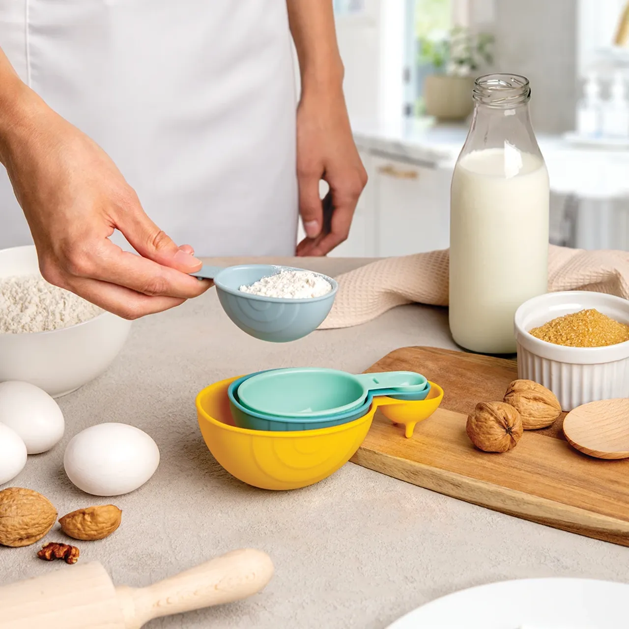 Shelly Measuring Cups And Spoons Set
