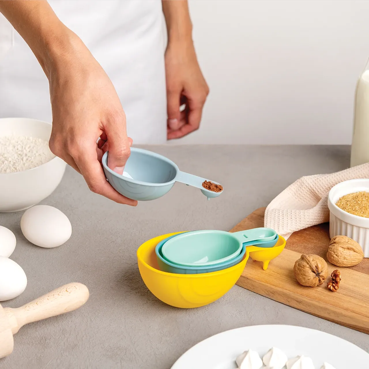Shelly Measuring Cups And Spoons Set