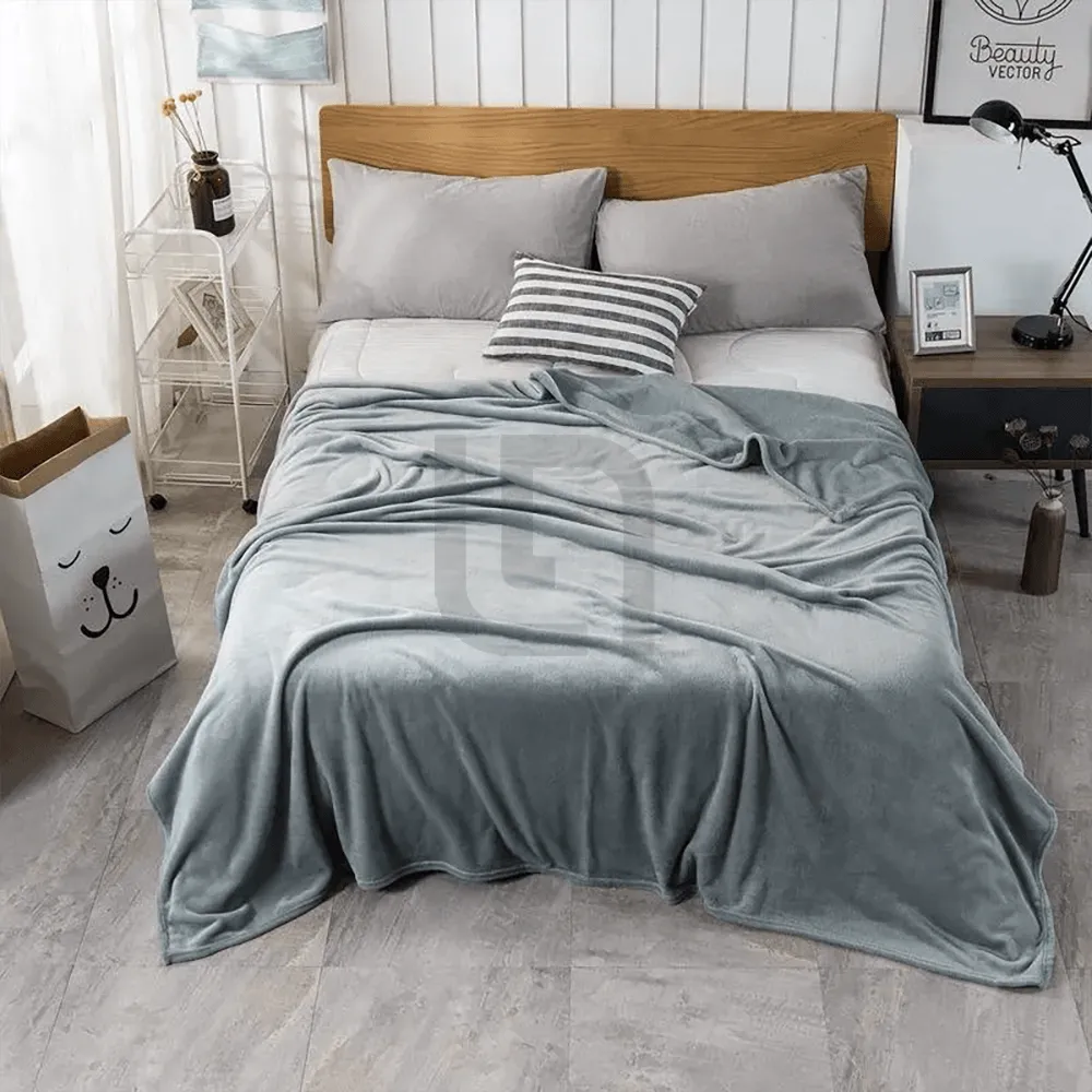 Ultra Soft & Cozy Fleece Blanket – Smoky Grey